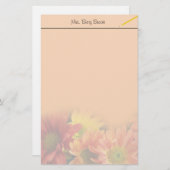 赤カラフル色、黄色、オレンジ色のデイジーの花。 便箋 (正面/裏面)