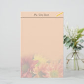 赤カラフル色、黄色、オレンジ色のデイジーの花。 便箋 (スタンド正面)