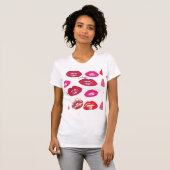 赤キスをするい唇Thunder_Cove Tシャツ (正面フル)