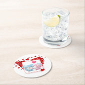 赤キスをする恋のハートたちのまわりに ラウンドペーパーコースター (インサイチュ)