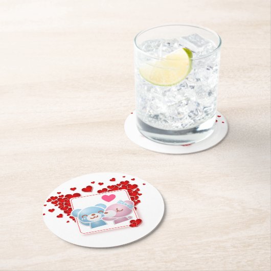 赤キスをする恋のハートたちのまわりに ラウンドペーパーコースター (インサイチュ)