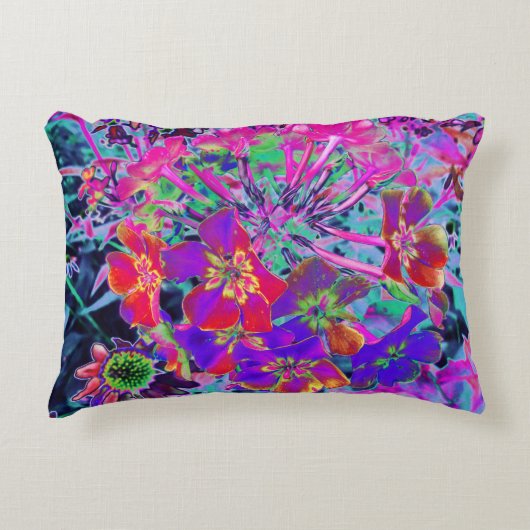 赤サイケデリックカラフルと紫の花 アクセントクッション (正面)