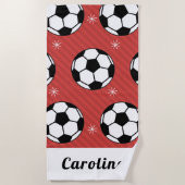 赤サッカーボール冬の雪ストライプの片の名前かわいい ビーチタオル (正面)