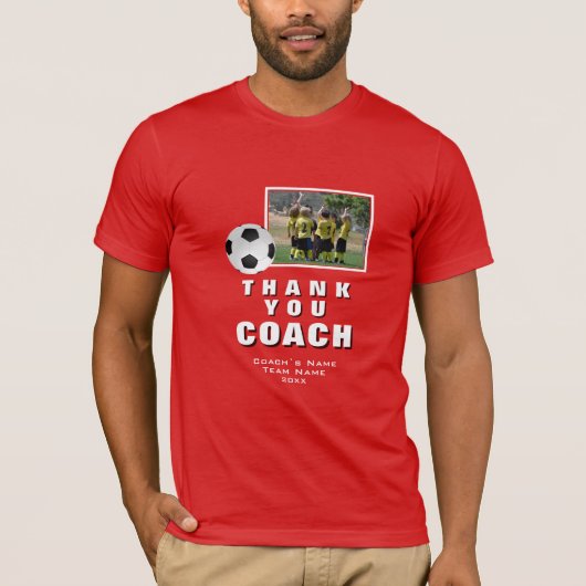 赤サッカー感謝コーチのチームフォト Tシャツ (正面)