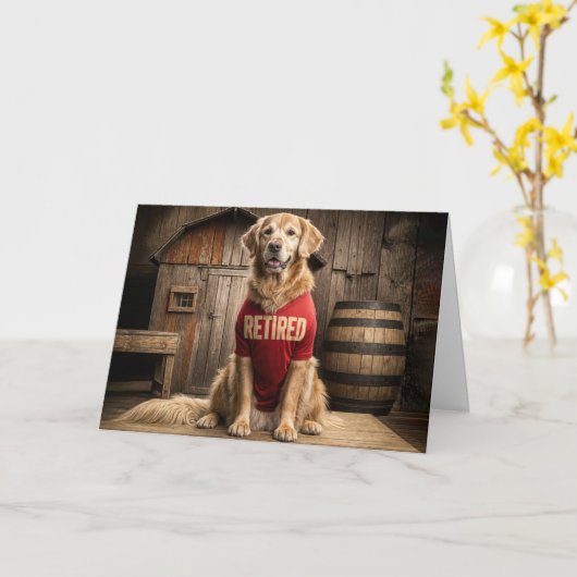 赤シャツを着たゴールデンリトリ退職したーバー カード (黄色い花)