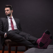 赤シンプルボーリングピンデザイン ネクタイ