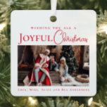 赤スタイリッシュエレガントメリーのクリスマス家族の写真 メタルオーナメント<br><div class="desc">シックで写真のオーナメントで休日のデココンテンポラリーアを高パーソナライズされためる。あなたの家族の名前は、あなたのフルサイズの写真に対して設定された白で手書きのスクリプトフォントによって美しく補完された時代のないタイポグラフィで中心ステージを取る。このモダンデザインミニマルは、クリスマスの装飾に洗練されたtouchを追加ユニークし、あなたの特別な写真を確実に輝かせる。このフェスティバルシーズンとおもしろいオーナメントで群衆から目立つスタイリッシュあなたの大切な思い出を紹介するために作られた。このイラストレーションはプレースホルダイメージを備えており、真のtouchのために自分の写真に置き換える準備ができていパーソナライズされたる。</div>