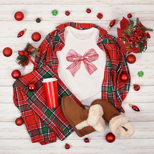 赤ストライプの水色の弓 Tシャツ