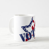赤チェック青VOTEとアメリカ国旗の星 コーヒーマグカップ (正面左)