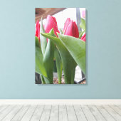 赤チューリップ キャンバスプリント (インサイチュ (ウッドフロア))