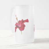 赤ハイビスカスフラワーサイドビュー フロストグラスビールジョッキ (正面左)