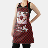 赤バッファロープレイドランバージャックファミリーフォトコラージュ エプロン (インサイチュ)