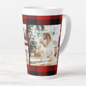 赤バッファロープレイド&コラージュの写真とイニシャル カフェラテマグ (右アングル)