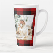 赤バッファロープレイド&コラージュの写真とイニシャル カフェラテマグ (右)