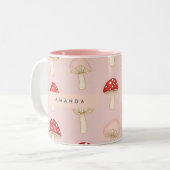 赤パーソナライズされたお洒落ピンクマッシュルームパターン ツートーンマグカップ (正面左)