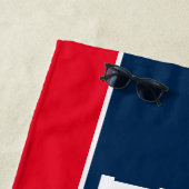 赤パーソナライズされたネイビーブルーサッカー選手の名前 ビーチタオル (インサイチュ)