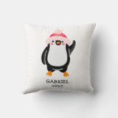 赤パーソナライズされた帽子の可愛いクリスマスペンギン クッション (裏面)