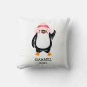 赤パーソナライズされた帽子の可愛いクリスマスペンギン クッション (正面)
