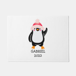 赤パーソナライズされた帽子の可愛いクリスマスペンギン ドアマット