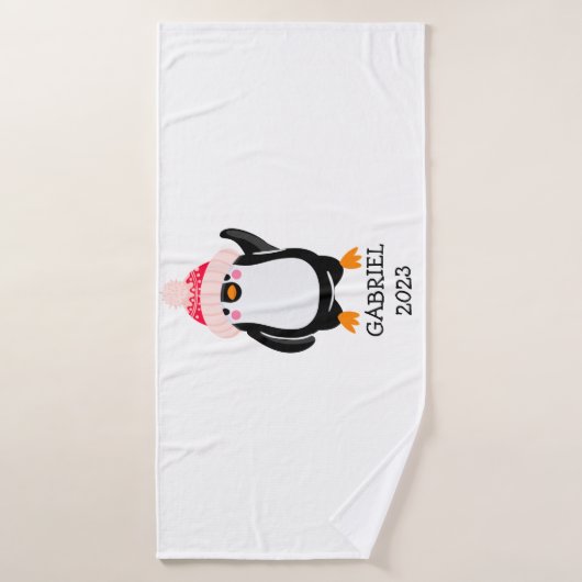 赤パーソナライズされた帽子の可愛いクリスマスペンギン バスタオル (バスタオル)