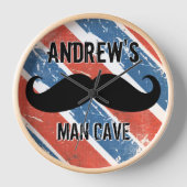 赤パーソナライズされた白と青の口ひげ人洞窟 壁時計 (正面)