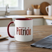 赤パーソナライズされた黄の色相の「パトリシア」 マグカップ