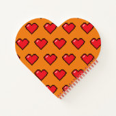 赤ピクセルハートパターン ノートブック (裏面)