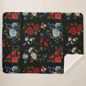 赤フェイクと青の花を刺繍 シェルパブランケット (正面(横))