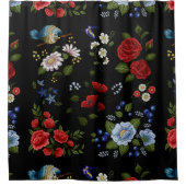 赤フェイクと青の花を刺繍 シャワーカーテン (正面)