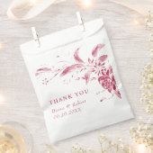 赤マゼンタと白の花の結婚付いた枝 フェイバーバッグ (クリップ留めされた状態)