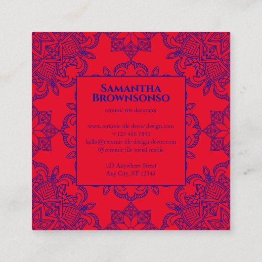 赤マンダラネイビーシームレスモザイクタイルのパターン スクエア名刺 (裏面)