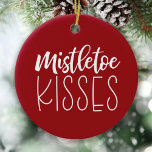 赤ミスタントーキス新作フォトクリスマス セラミックオーナメント<br><div class="desc">クリスマスの願いとミスタントーのキス!それがクリスマスの作り物だ！この愛らしい赤と白オーナメントは必ずいくつかの休日応援を追加する！写真と名前をオーナメントの背面に追加。新婚素晴らし者のために！木に置くと余分な魅力がある。Blackberry Boulevardによって設計。</div>
