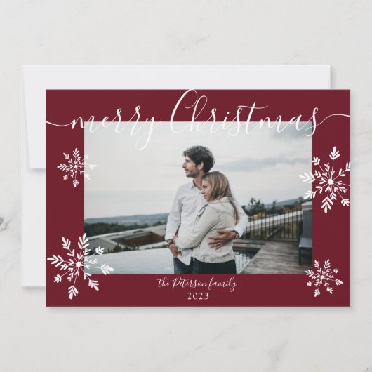 赤モダンいクリスマスの台本の雪片の写真 シーズンカード (正面)