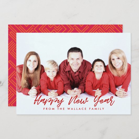 赤モダンと白のハッピー新年の家族の写真 シーズンカード (正面/裏面)