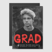 赤モダンスプレー絵を描タイポグラフィ写真卒業 マグネット招待状 (正面/裏面)