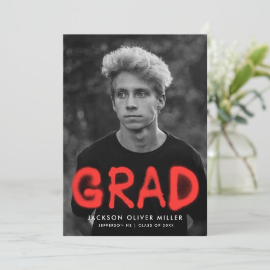 赤モダンスプレー絵を描タイポグラフィ写真卒業 案内状 (スタンド正面)