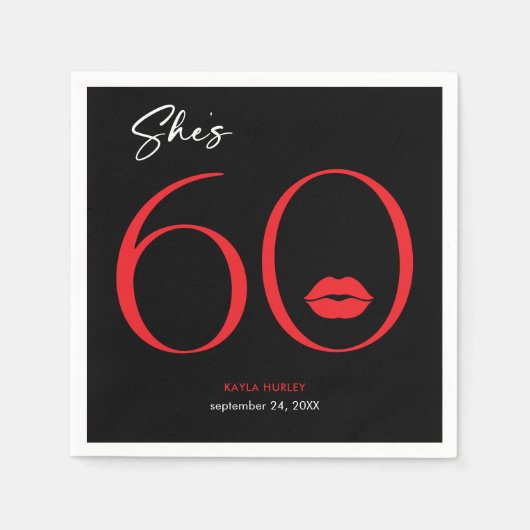 赤モダンミニマル唇の彼女の60誕生日 スタンダードカクテルナプキン (正面)