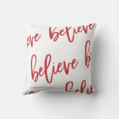 赤モダン白スクリプ信じト・クリスマス・ホリデー クッション (裏面)