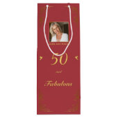 赤モダン金ゴールド50素晴らしい誕生日写真 ワインギフトバッグ (裏面)