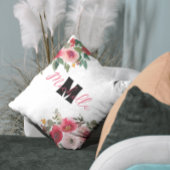 赤モノグラムのスタイリッシュとピンクの花 クッション