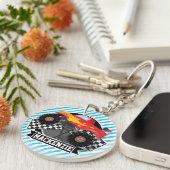 赤モンスタートラック市松模様に旗;青いストライプ キーホルダー (正面右)