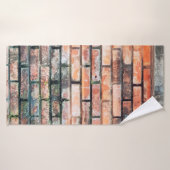 赤レンガの壁とスタンドの抽象的、古い、建築 バスタオル (バスタオル)