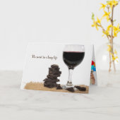 赤ワインおよび暗いチョコレート誕生日 カード (黄色い花)