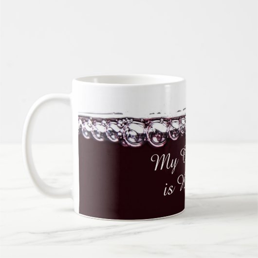 赤ワインは私のカップの半分が満おもしろい杯 コーヒーマグカップ (左)