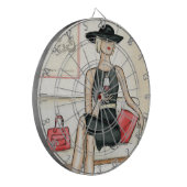 赤ワインを飲んでいる女性 ダーツボード (正面左)