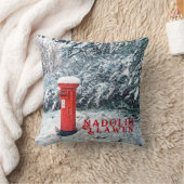 赤伝統的い郵便箱と雪 クッション (ブランケット)