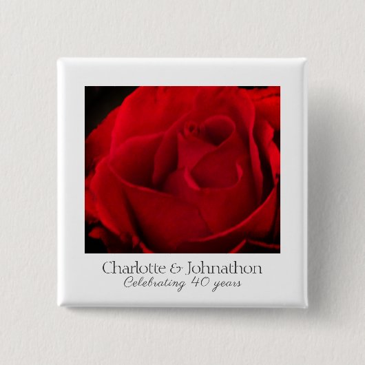 赤伝統的は40周年結婚を迎える 缶バッジ (正面)