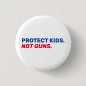 赤保護白と青の選挙を銃ではない 缶バッジ (正面)