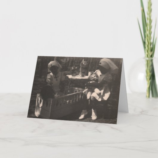 赤十字のナースの衣裳の女の子は健康なカードを得ます カード (正面)