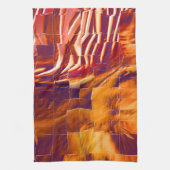 赤味がかったオレンジ色のティンフォイルの抽象芸術モザイクデザイン キッチンタオル (縦)